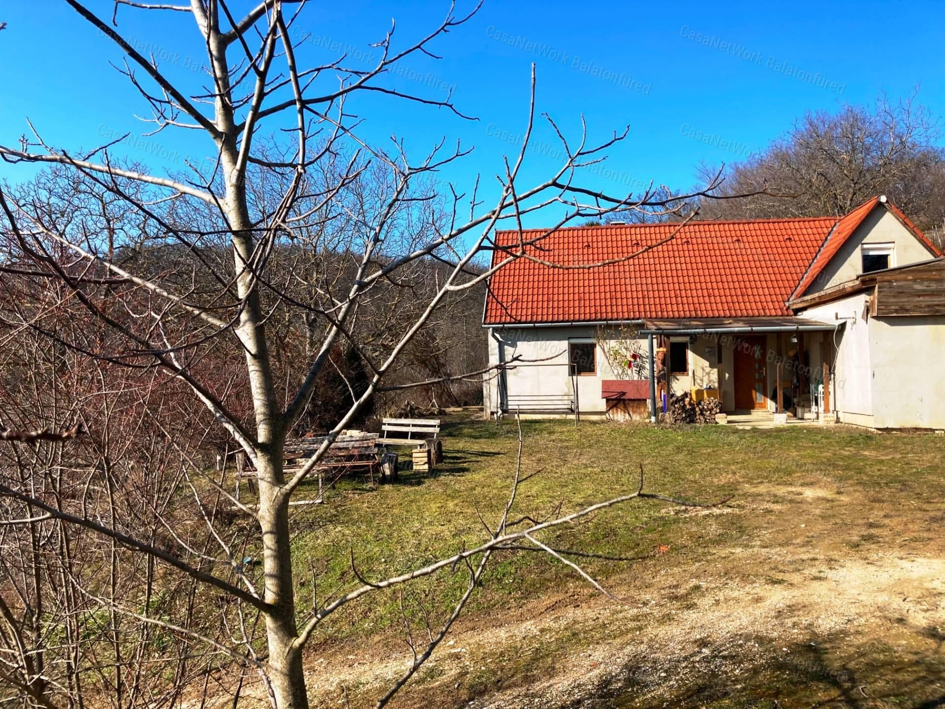 Ferienhaus mit Wirtschaftsgebäude in Balatonszőlős