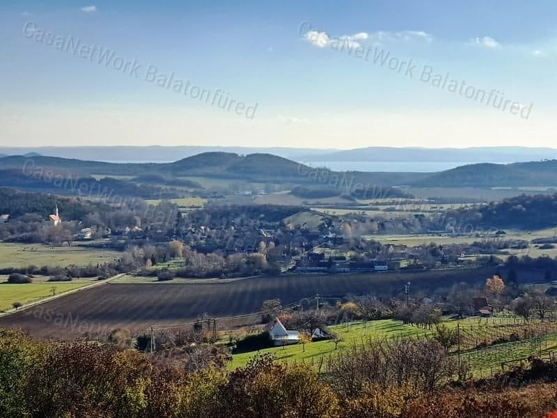 Landwirtschaftliche Fläche mit Panoramablick in Pécsely