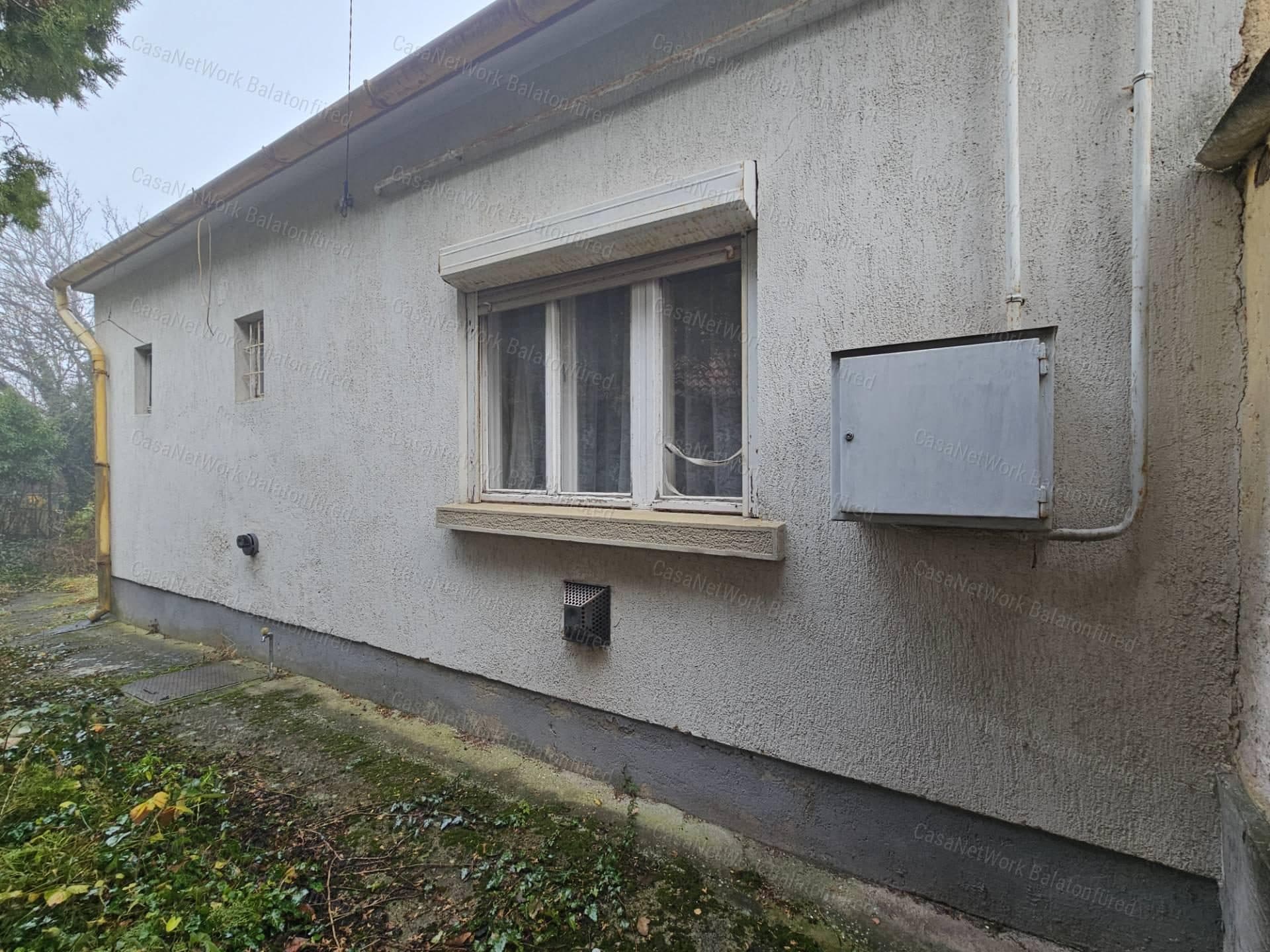 Sanierungsbedürftiges Einfamilienhaus in zentraler, dennoch ruhiger Lage in Balatonfüred