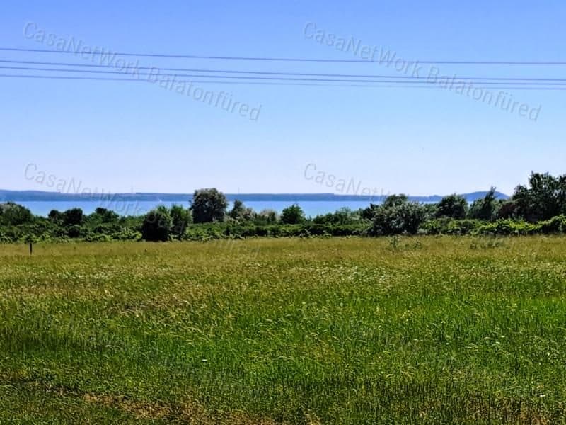 Weinbauland in Balatonakali mit guter Erreichbarkeit